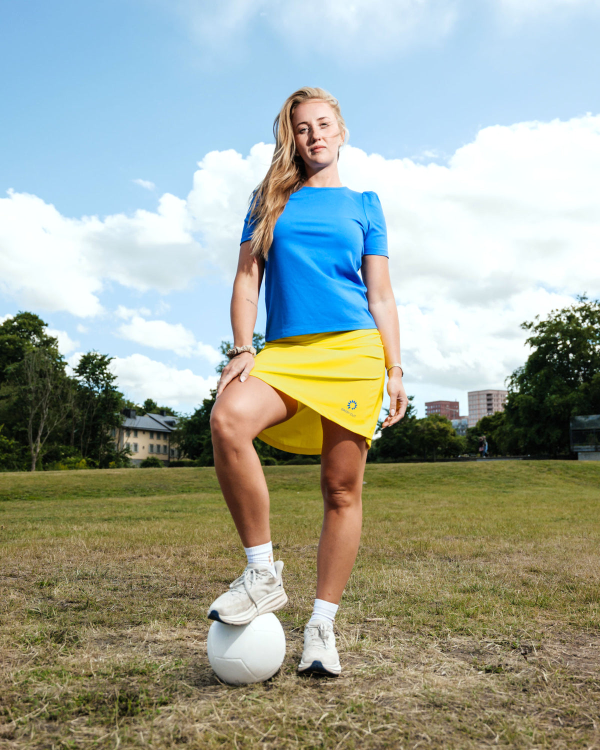 JENNIFER - Lång klockad sportkjol